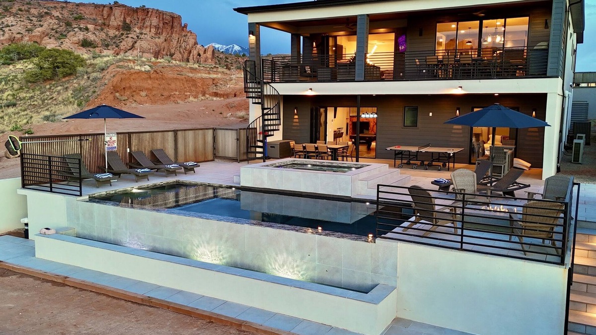 Moab South Valley House | Exclusive Retreats Desert Vista 6 Bedroom all Suites - Ultimate Vacation Home