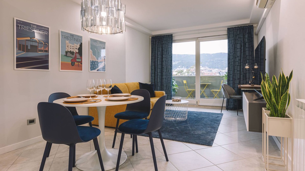 Trieste City Centre Apartment | Exclusive Suite with Terrace/Ultra Wi-fi/Free Parking