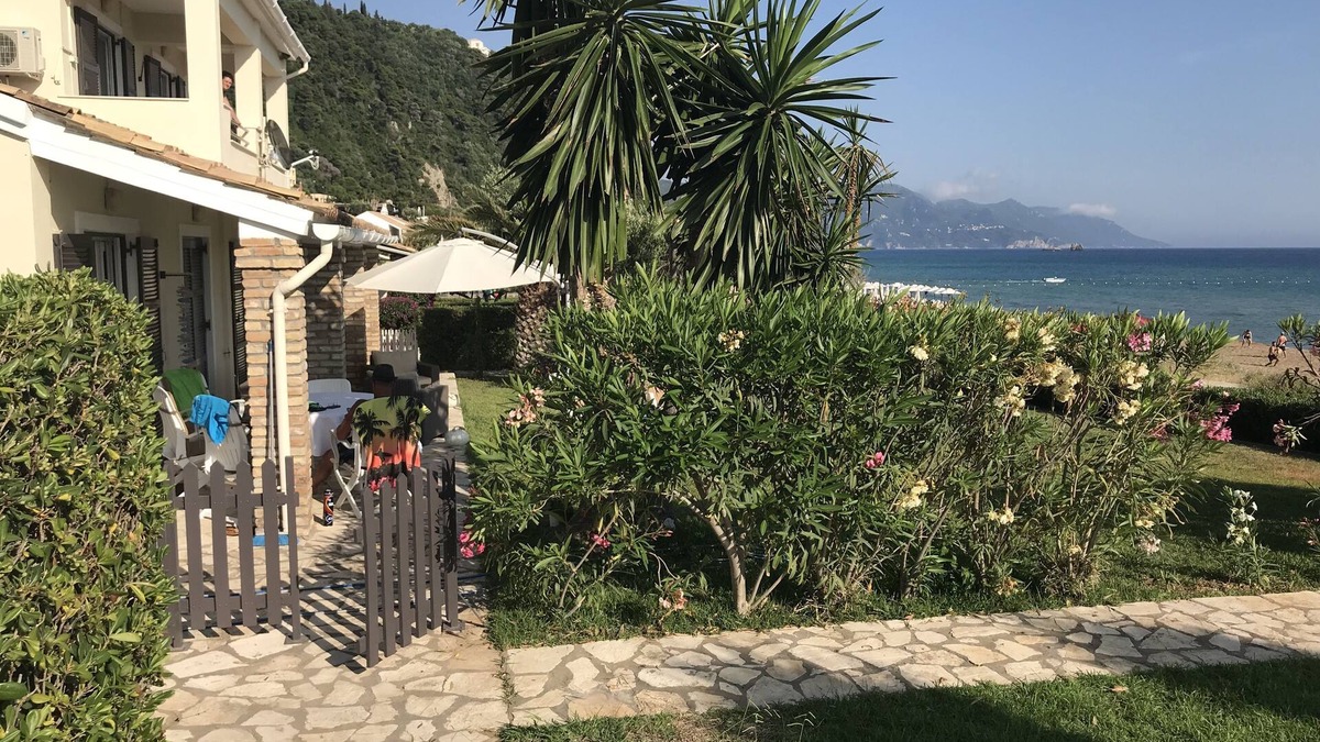 Parelia House | Exclusive villa by the sea