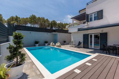 Cove Osibova (Milna) Villa | Exclusive Villa Del Mar in Milna with a pool
