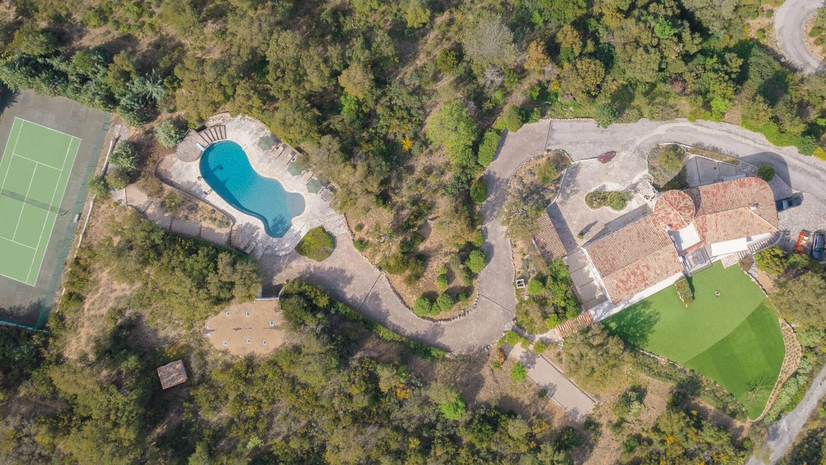 Sainte-Maxime Villa | Exclusive villa on stunning private domaine in Sainte Maxime