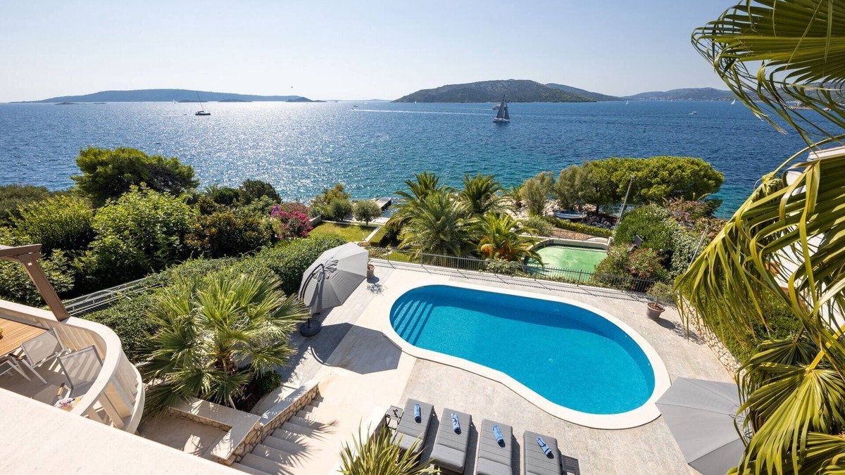 Okrug Donji Villa | Exclusive Villa Paradise heated pool, near sea jacuzzi sauna gym family sea view