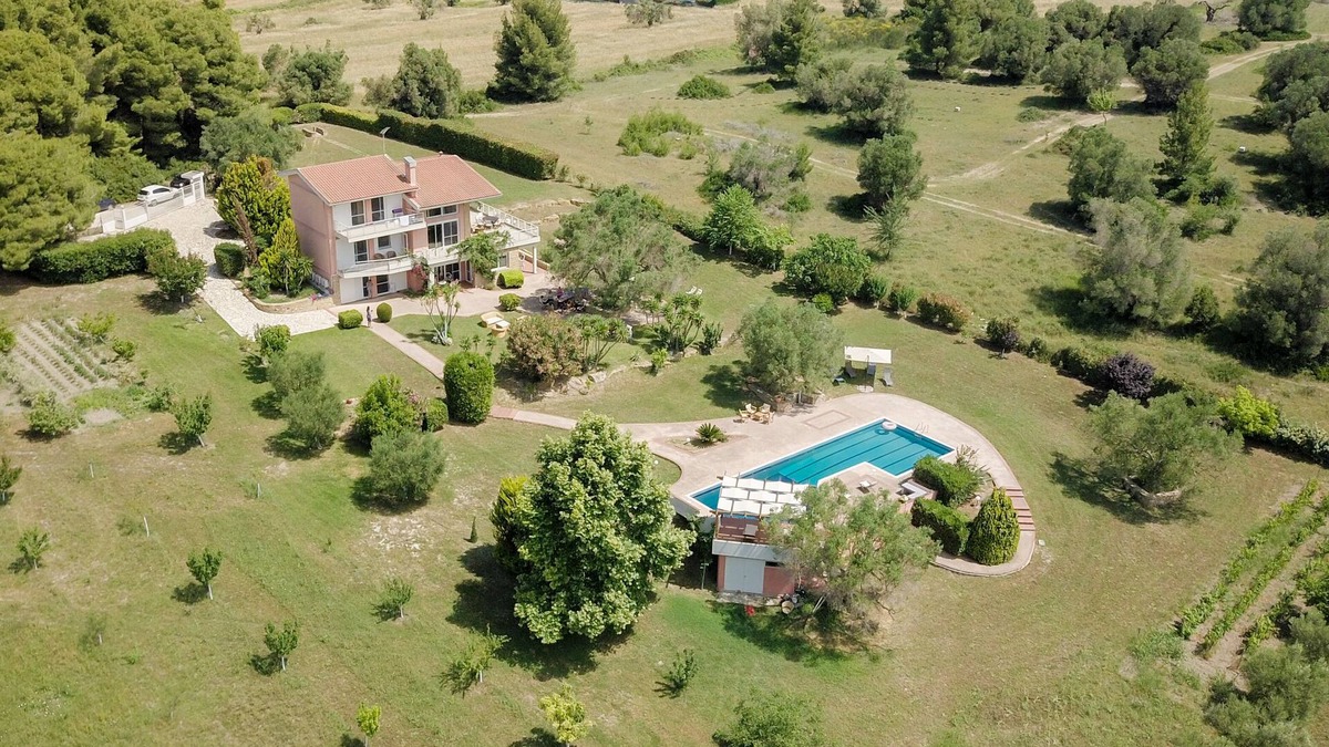 Sane Villa | Exclusive villa sani area