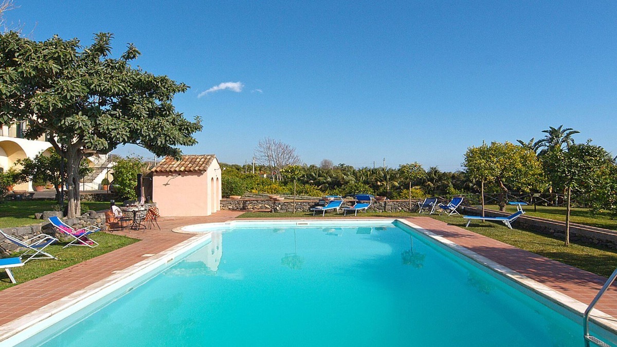 Archi Villa | Exclusive Villa with Pool & Jacuzzi, lovely Sea-Etna view near Catania/Taormina