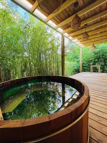 Montcresson Cabin | EXCLUSIVITE Lodge luxe avec bain nordique au bord du canal à 1h30 de Paris