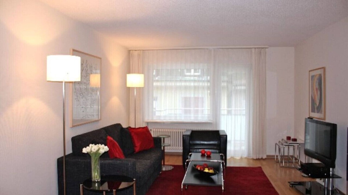 Seefeld Apartment | Executive 2 BD flat / city center (Hösch 1)
