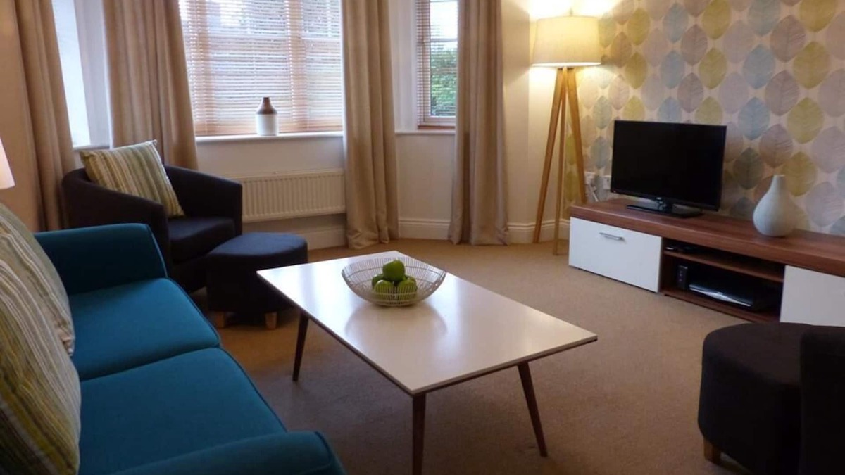 Basingstoke Apartment | Executive 2 Bedroom 2 Bathroom Apartment - Basingstoke Serviced Apartment