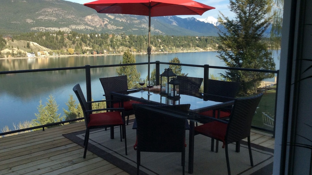 East Kootenay House | Executive 5 BR +Den Home, sleeps up to 10 w/ACn STR License S261025.01