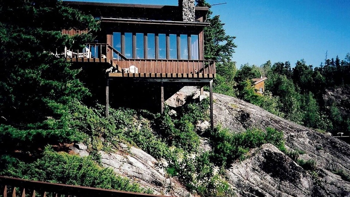 Northern Ontario Cottage | Executive Cottage Clearwater Bay LOTW for rent by the month