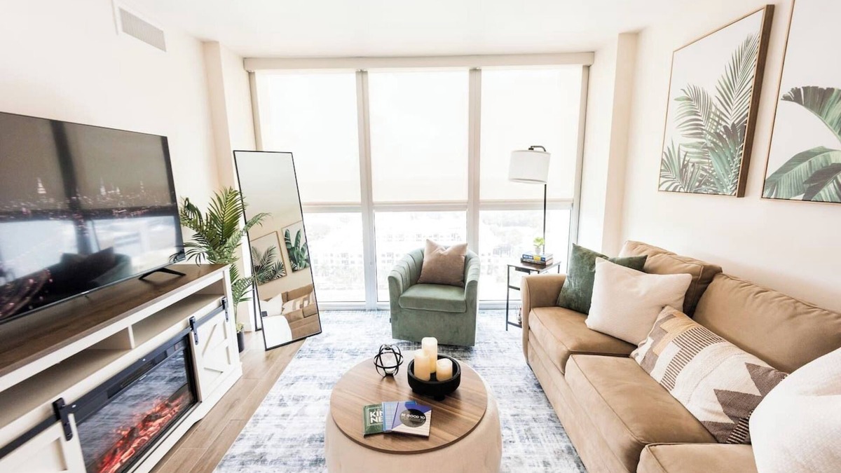 Fort Myers River District Apartment | Executive King Suite City View | Downtown Ft Myers