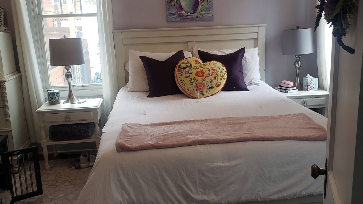 East Aurora Apartment | Executive Living/Reverse Snowbirds Renovated Beautifully Village of East Aurora