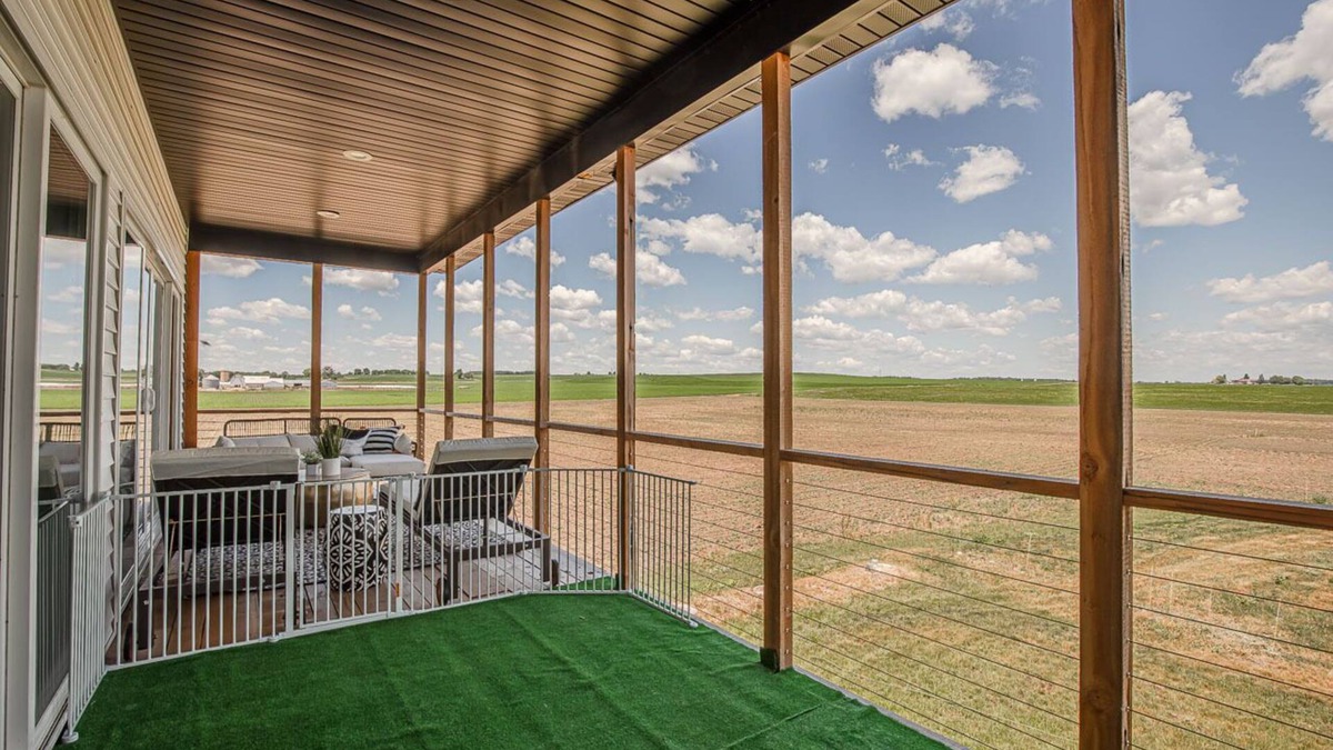 Waunakee Villa | Executive Modern Farmhouse 6 Bdrm 4 Bath In Rural WI Setting close to Madison!