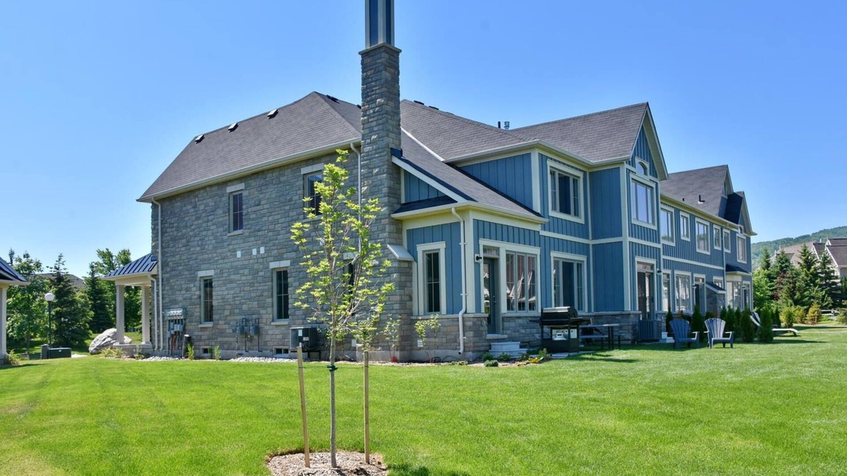 The Blue Mountains House | Executive Snowbridge 4 Bedroom Townhome Located in Resort Zone with Pool/Shuttle