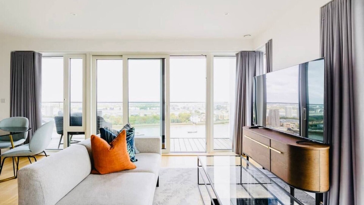 Woolwich Apartment | Executive split floor waterfront penthousenn
