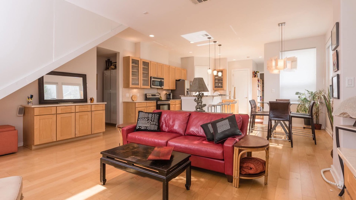 Hancock Condo | Executive Suite Condo in Central Austin