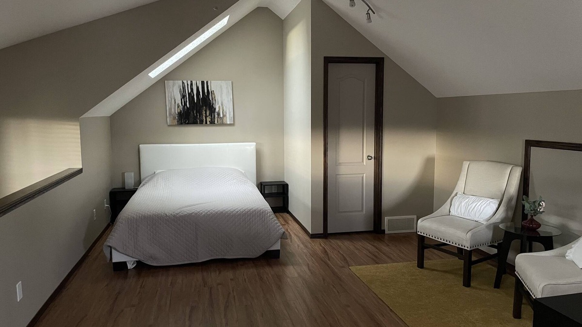 McKenzie Towne House | Executive suite in McKenzie Towne SE Calgary