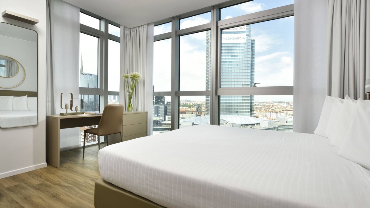 Centro Direzionale Apartment | Executive two-room apartment with city view - Torre Galfa Milan | ONE Experience
