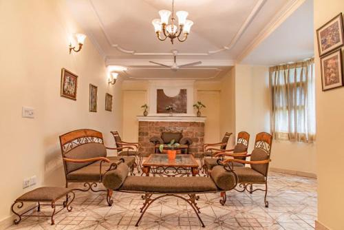 Dharampur Apartment | Exotic Stays Kasauli