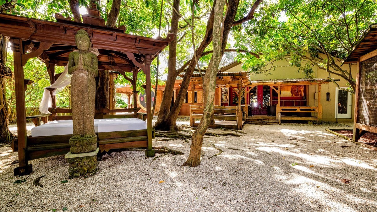 Homestead House | Exotic Sukiya Tiny House Japanese gardens