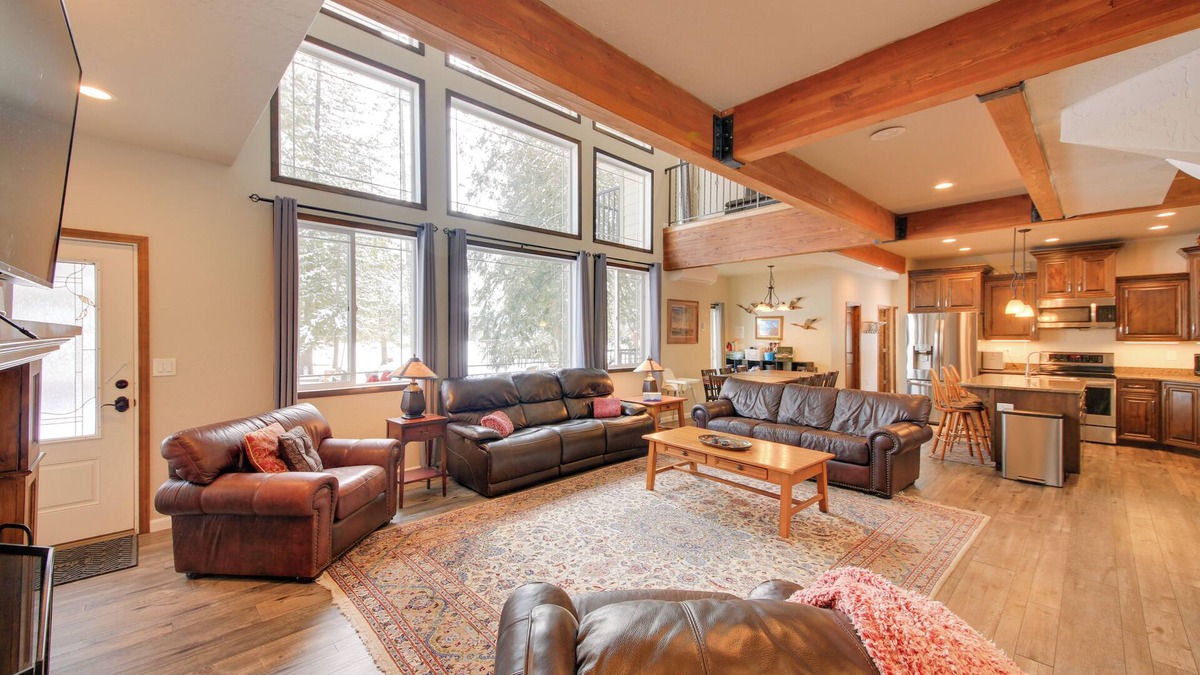 Sagle House | Expansive Group Lake House w/Private Hot Tub!