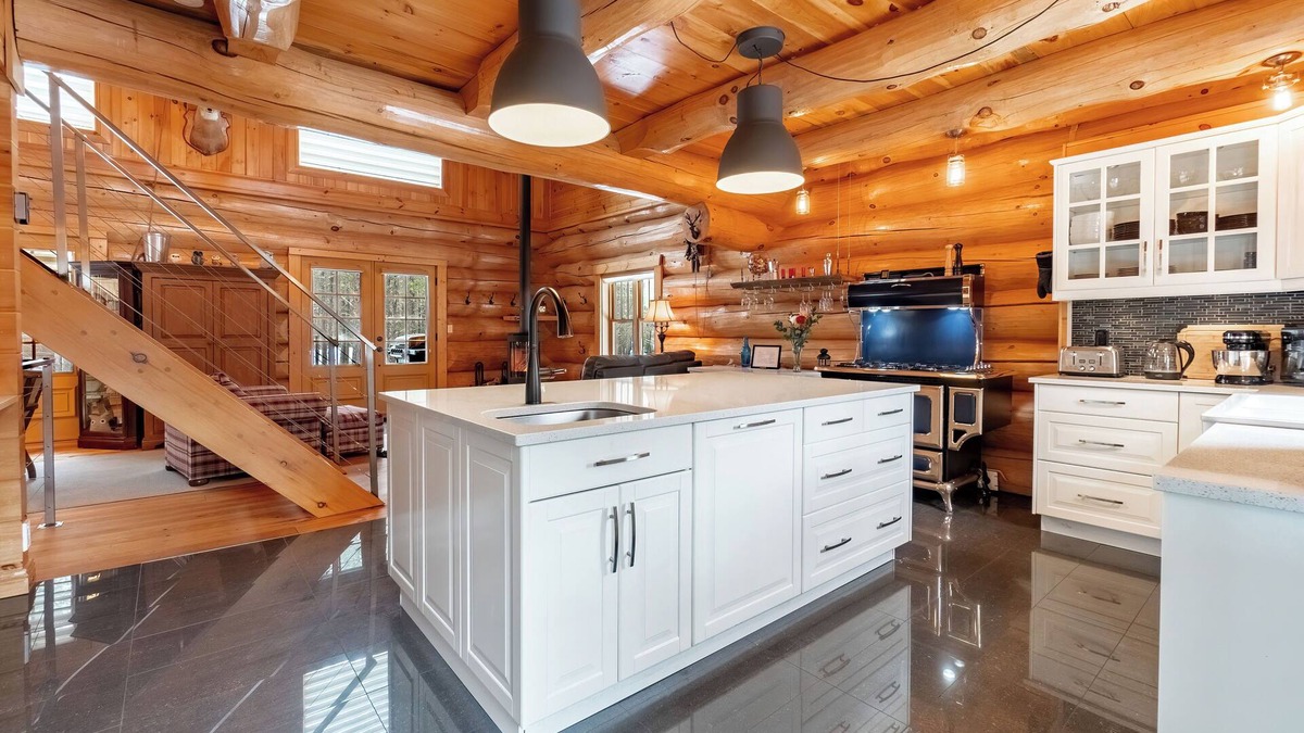 Mauricie Ski Chalet | Experience Nature Wood