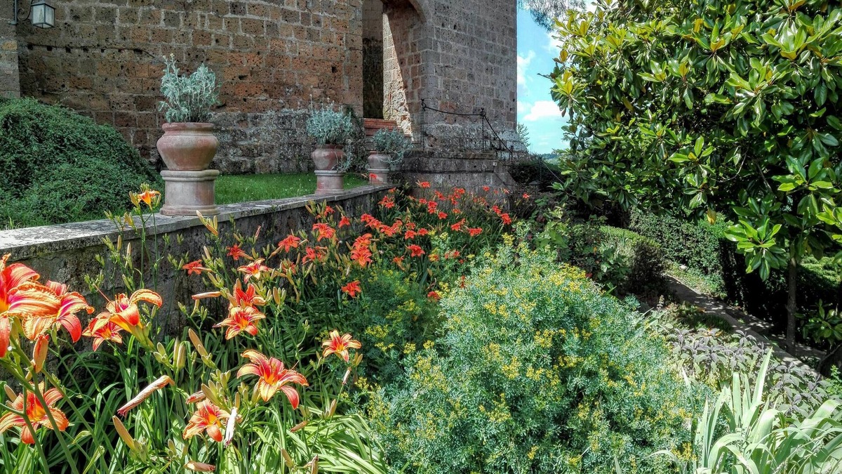 Proceno Apartment | Experience a breathtaking vacation in a castle, B&B,breathtaking view,restaurant