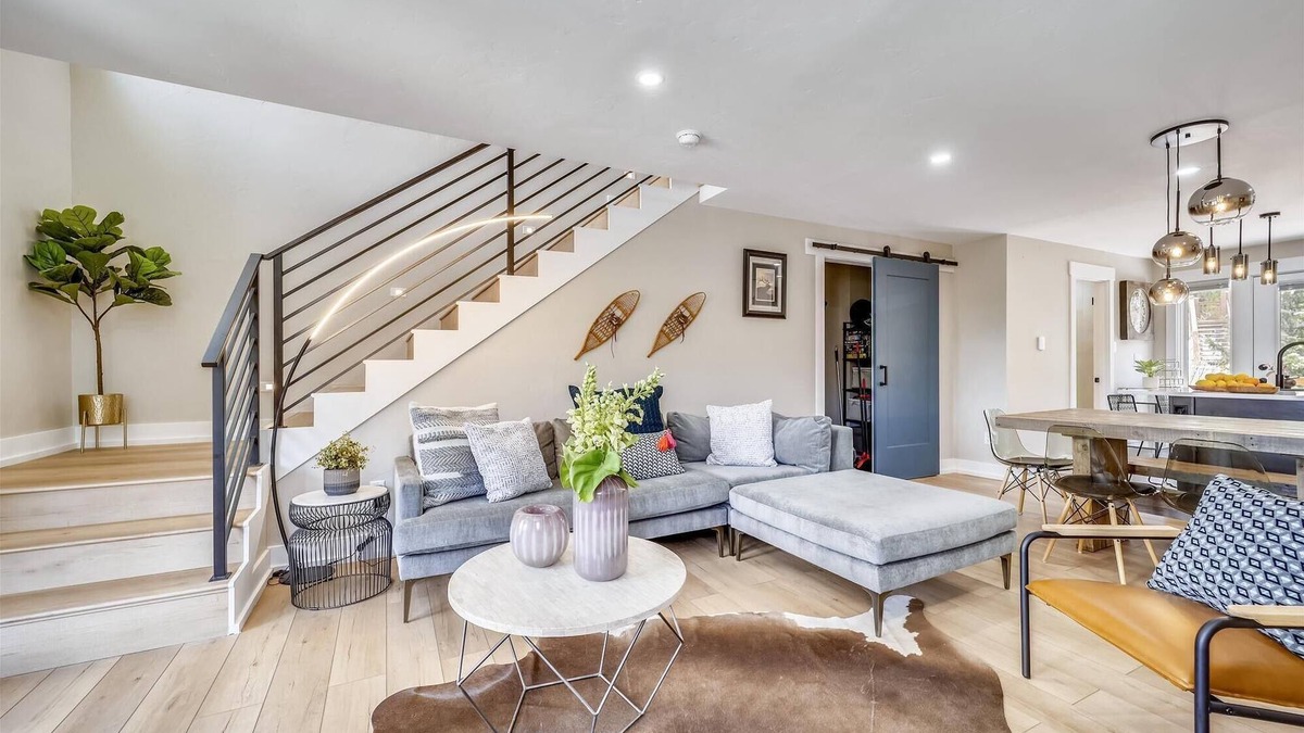 Dunkin Hill House | Experience breathtaking mountain views at Tenmile Viewhouse!