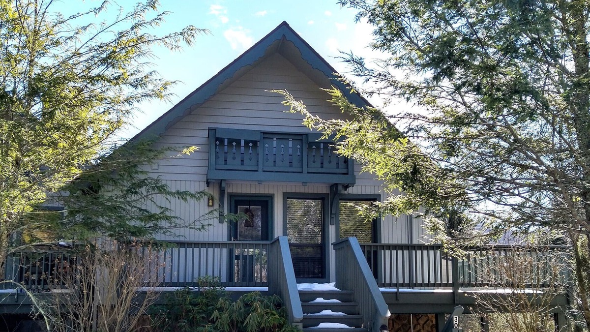 Sky Valley Ski Chalet | Experience Breathtaking Sky Valley & the Northeast Georgia Mountains!