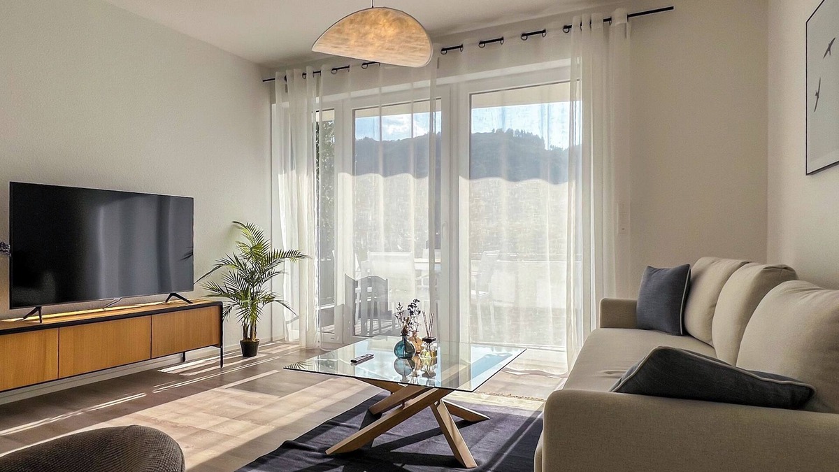 Cochem Apartment | Experience Cochem: Moselle view, view of the Reichsburg & old town directly opposite