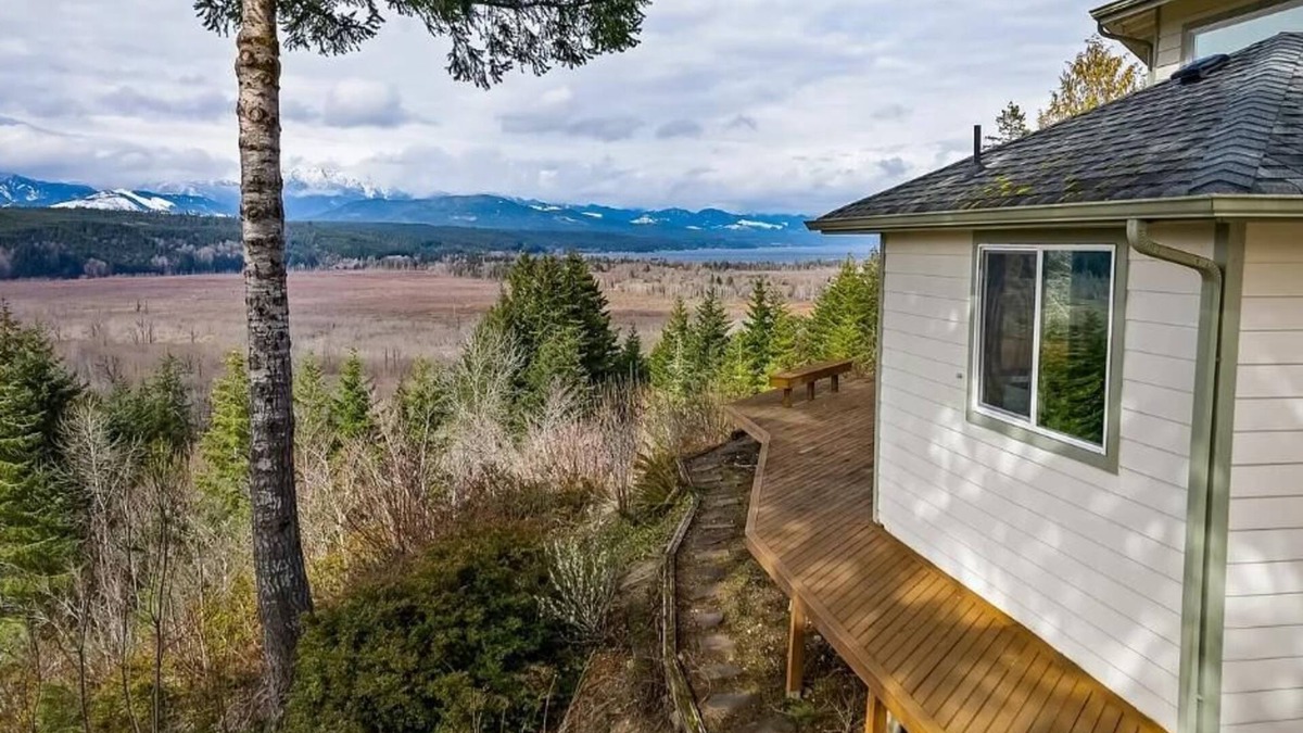 Shelton House | Experience Comfort in This Spacious 5Bedroom Oasis with Stunning Mountain Views!