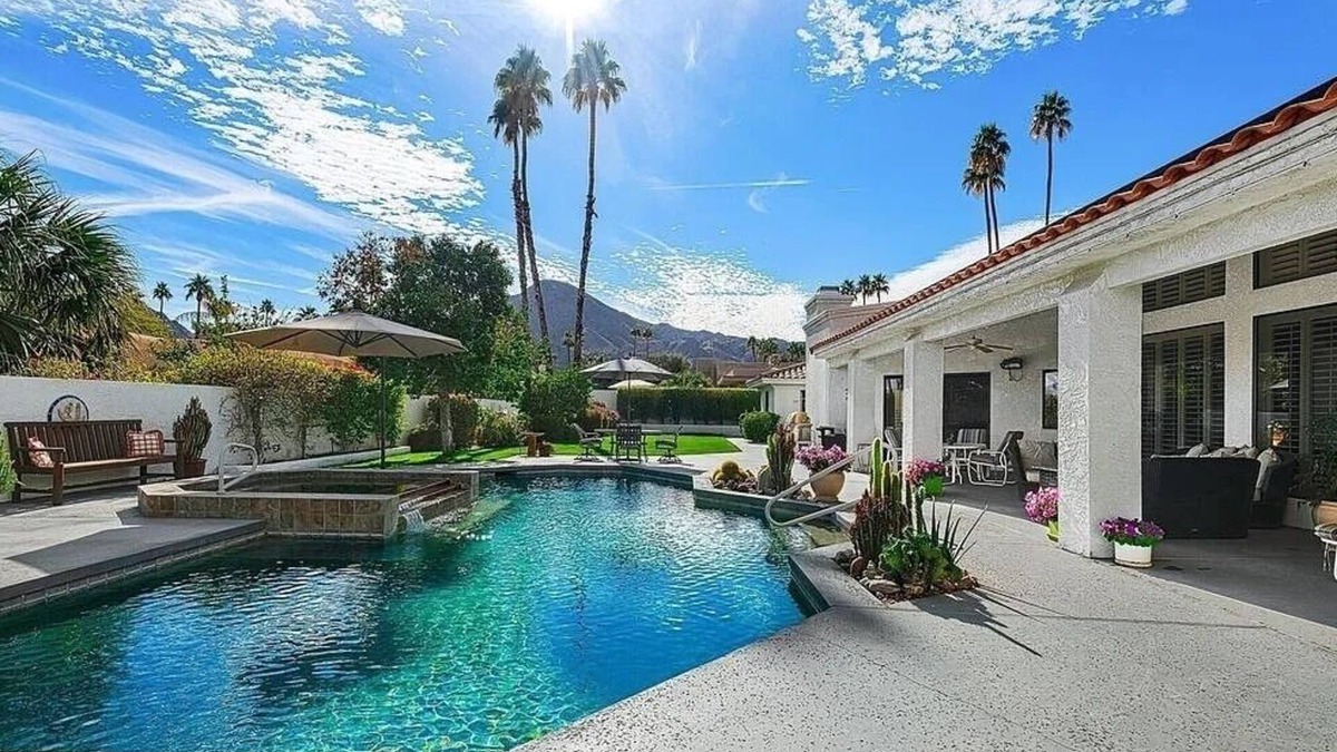 Casa Dorado House | Experience Desert Life in this newly remodeled Mediterranean Modern Design.