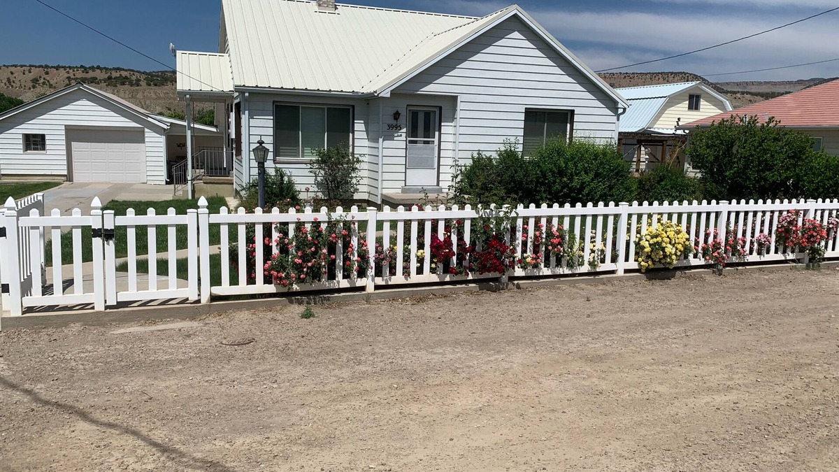 Price House | Experience Helper Charm - Spacious 4-bedroom Retreat