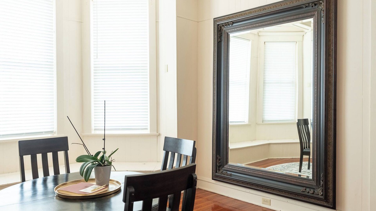 Jefferson City House | Experience Historic Elegance in the Heart of Missouri’s Capital City