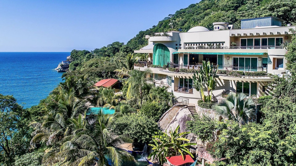 Conchas Chinas Villa | Experience Luxury Living at Our Ocean Front Villa in Puerto Vallarta