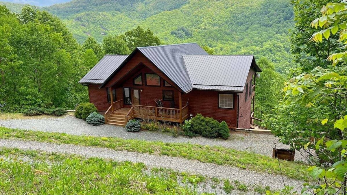 Bryson City Cabin | Experience luxury in the Smoky Mountain High cabin