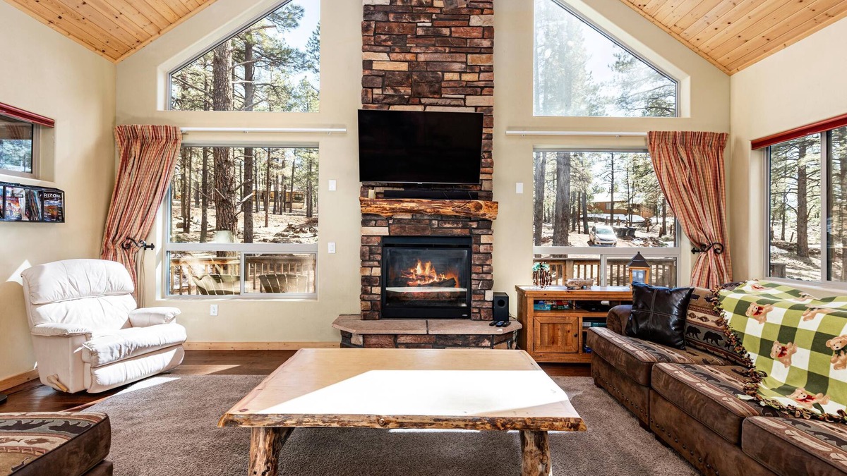 Williams Cabin | Experience Luxury near Williams & Grand Canyon: Your Cool Mountain Getaway!