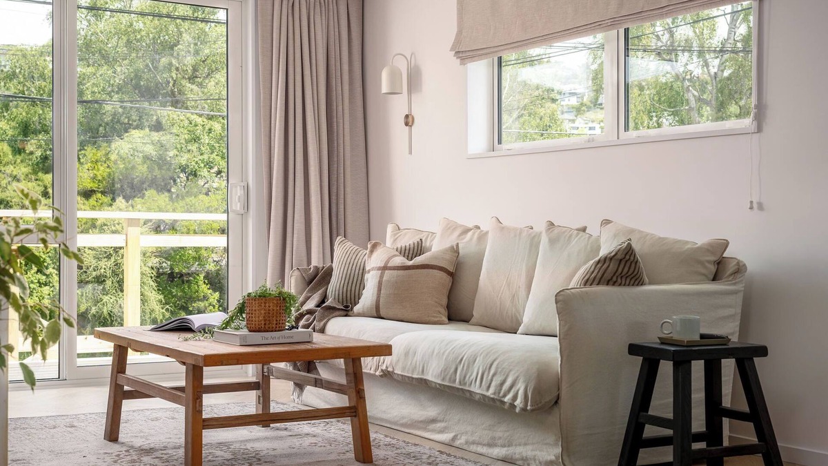 Cashmere House | Experience Luxury and Serenity: Your Perfect Riverside Retreat!