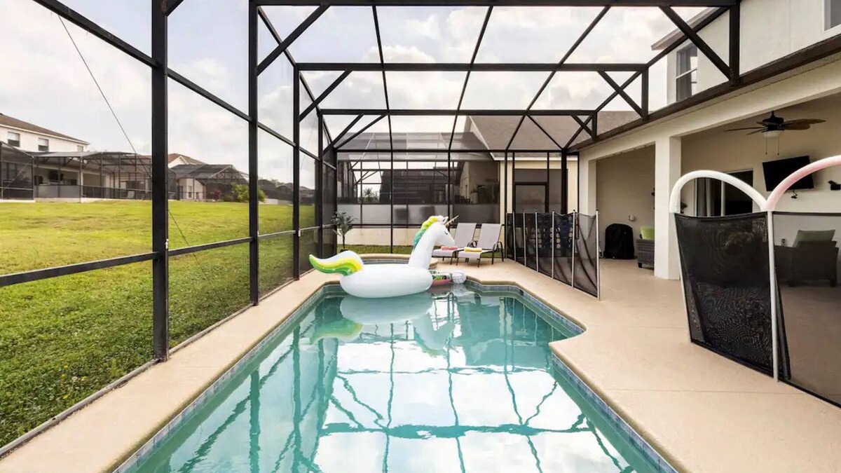 Highgate Park Villa | Experience Magic! 5BR 4BA Luxury Villa with Private Heated Pool near Disney!