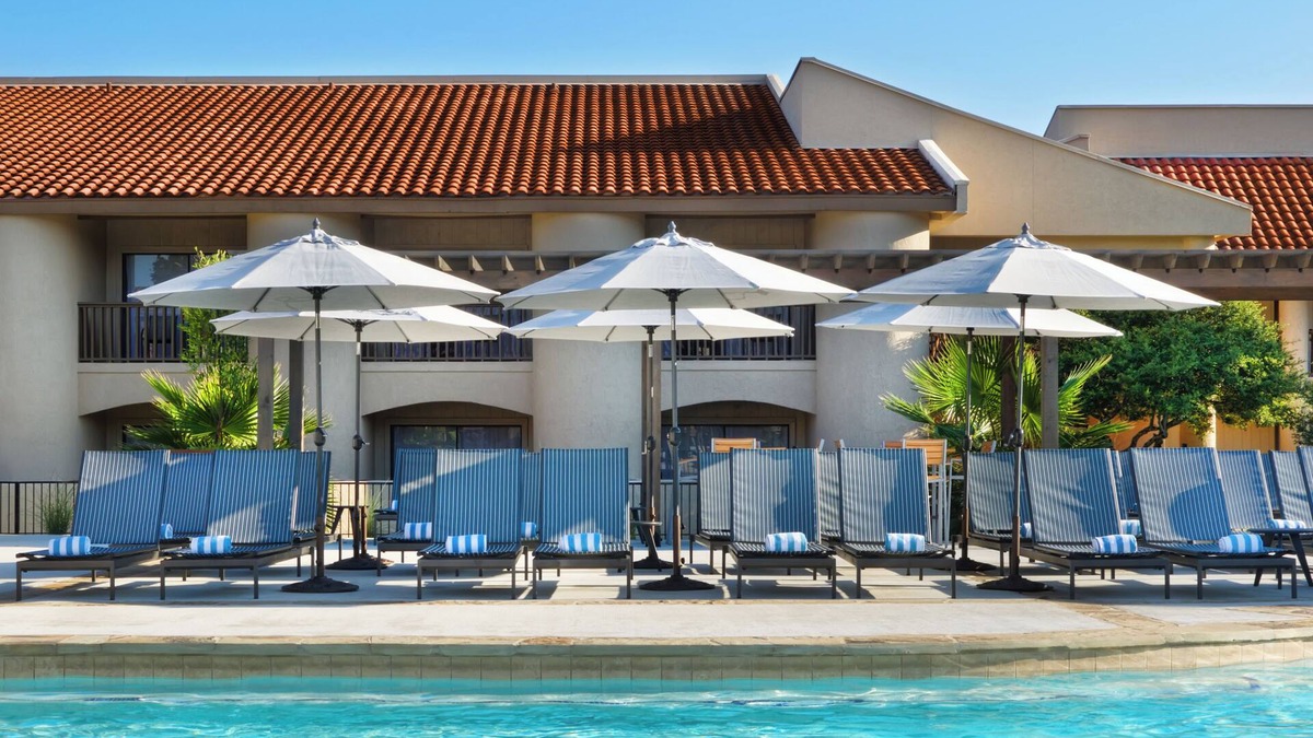 Boerne Hotel | Experience Nature's Splendor: Luxurious Resort with Unforgettable Views| 3 Units