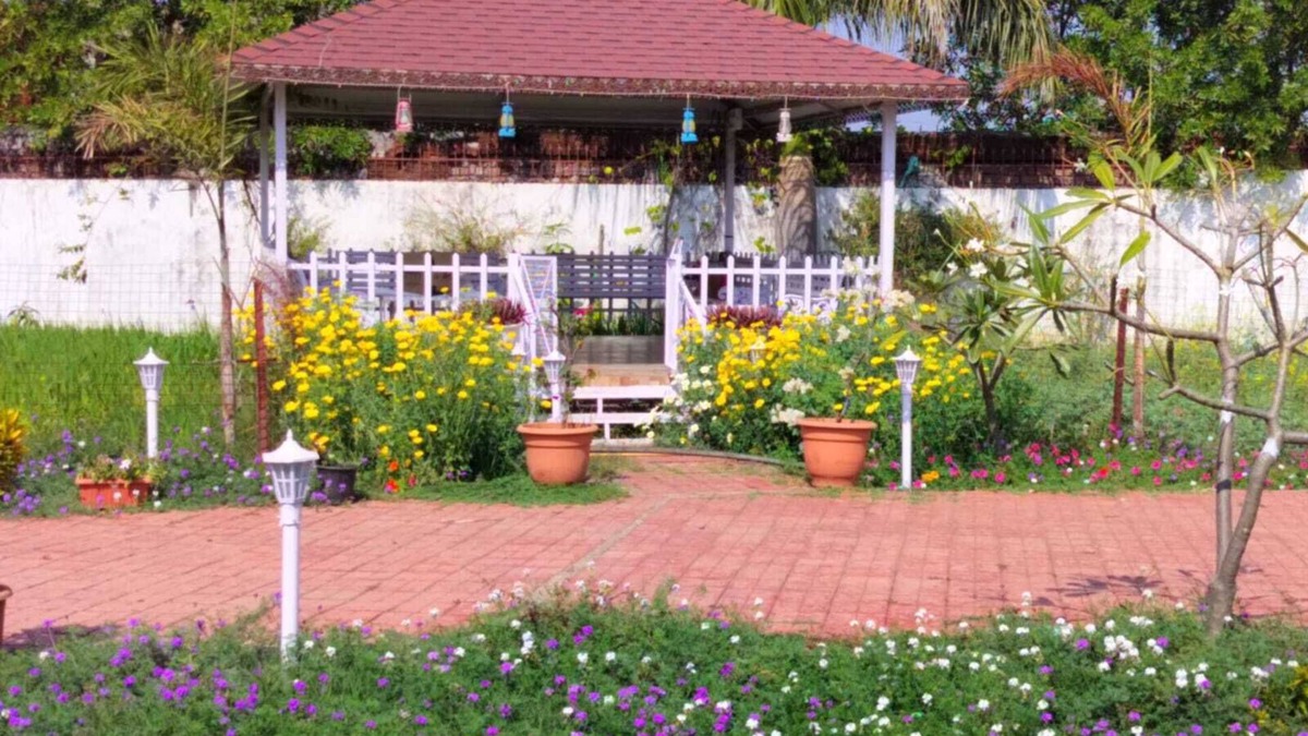 Bhopal Cottage | Experience Nature’s Charm: Unique Treehouse Stay by a Scenic Lake!