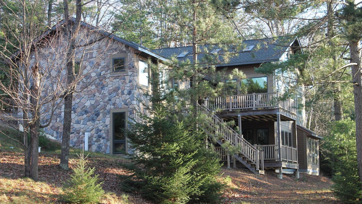 Boulder Junction House | Experience serenity relaxing in this single family home on the Manitowish Chain