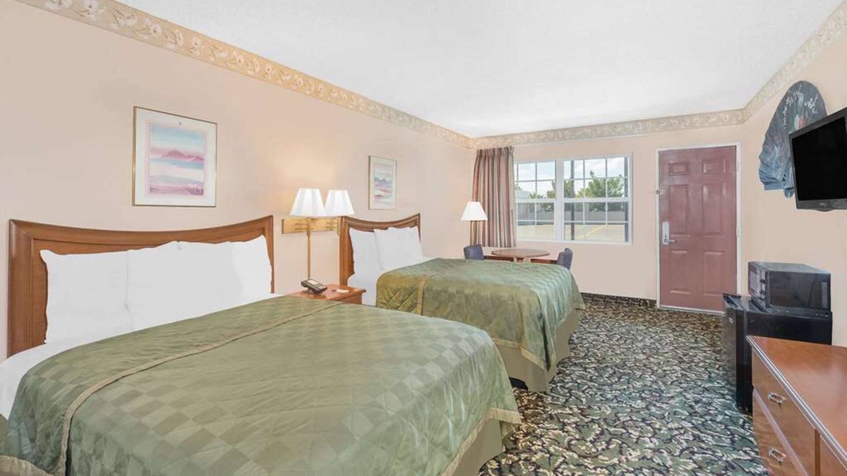 Pecos Hotel | Experience Texas Hospitality in Pecos! 2 Comfortable Units! Airport Shuttle!