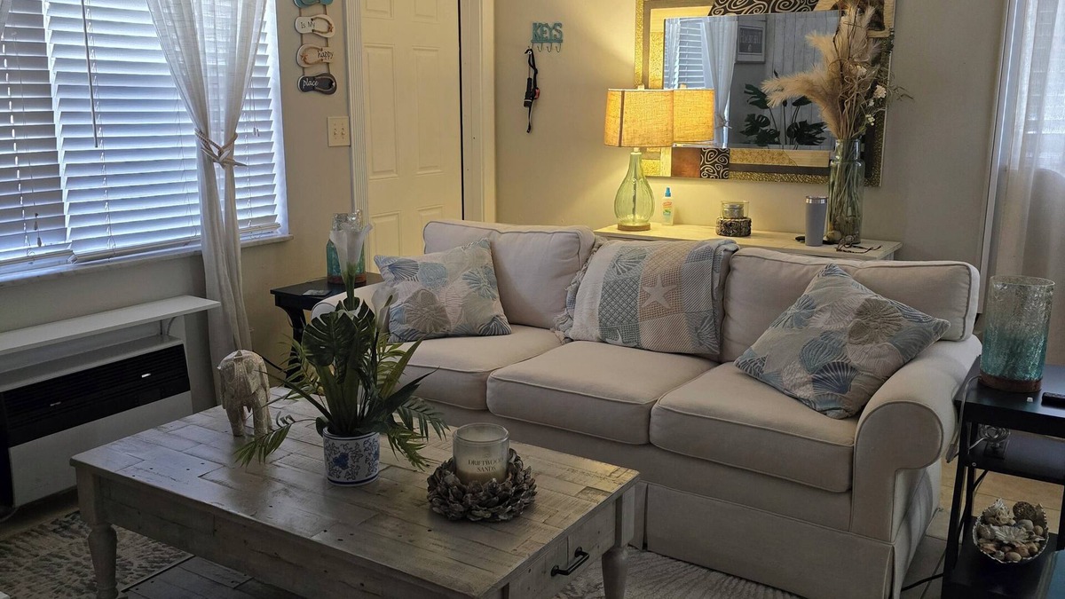 Old Naples Apartment | Experience the best of Downtown Naples