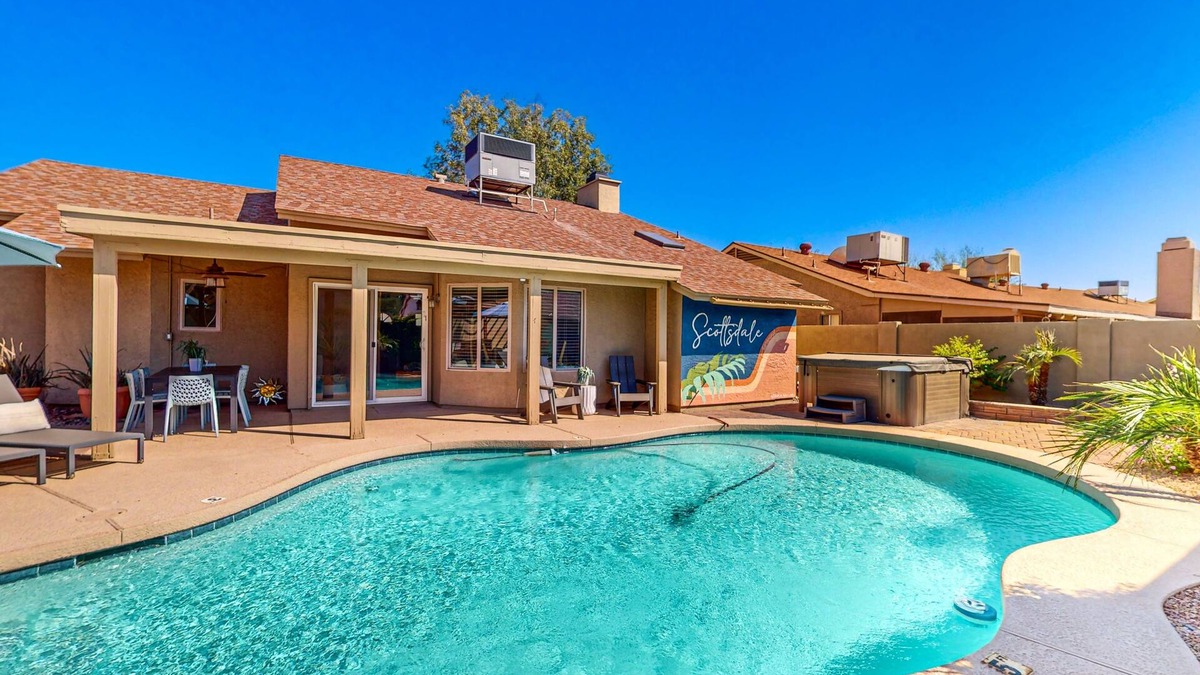 Sunset Ridge House | Experience the best of the Arizona summer with a visit to our refreshing pool