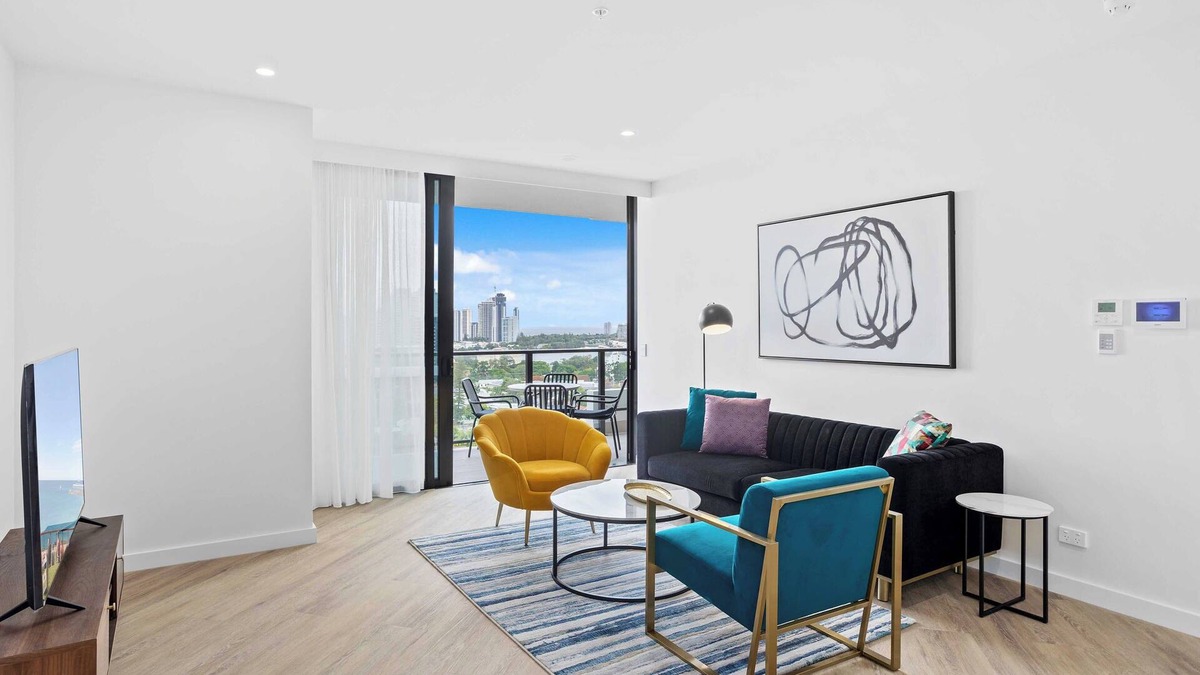 Southport Apartment | Experience the epitome of luxury at this stunning two-bedroom apartment!