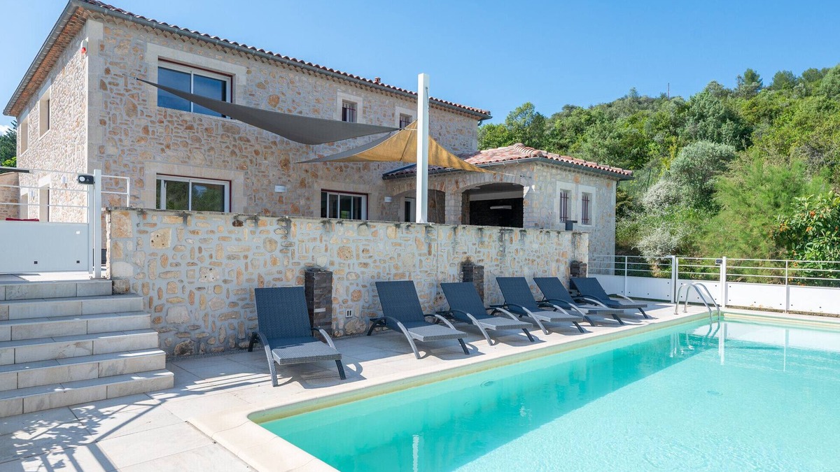 Saint-Ambroix Villa | Experience the luxury & elegance of Villa Eole