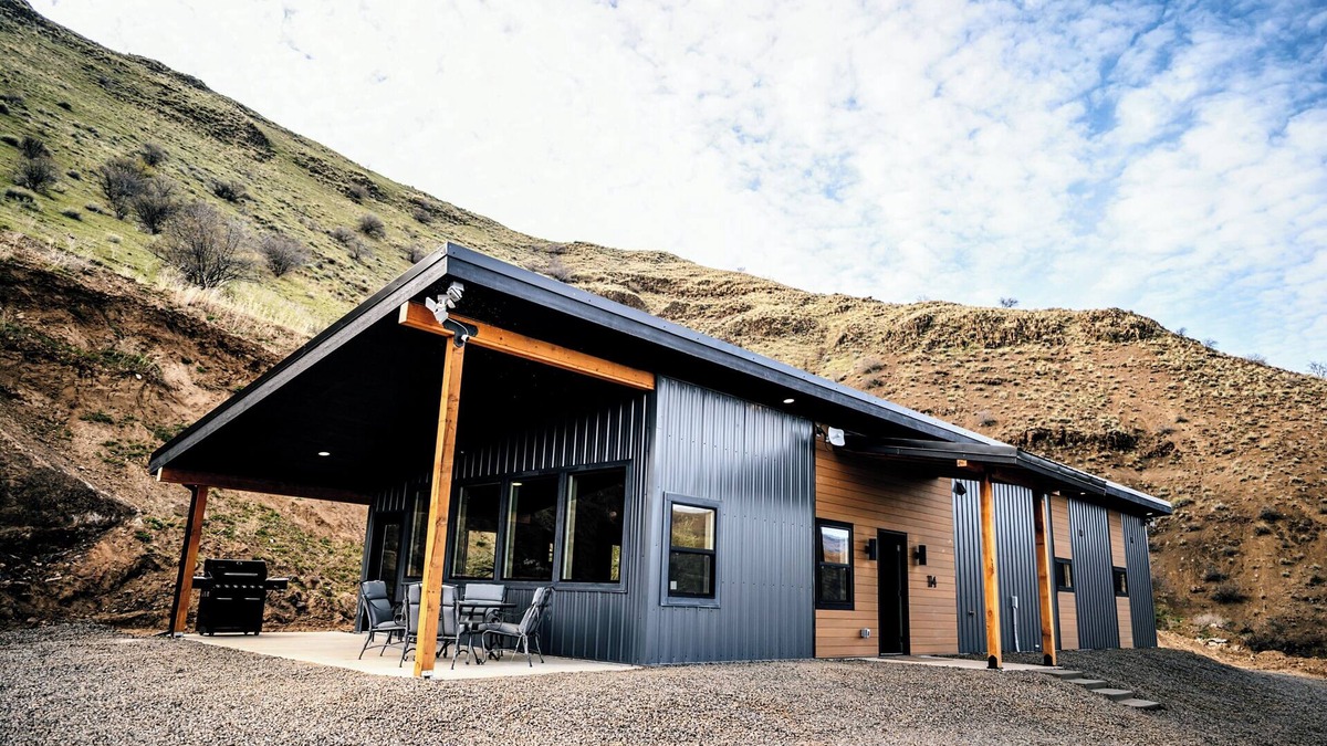 White Bird House | Experience the mountains in modern luxury with views of the Salmon River