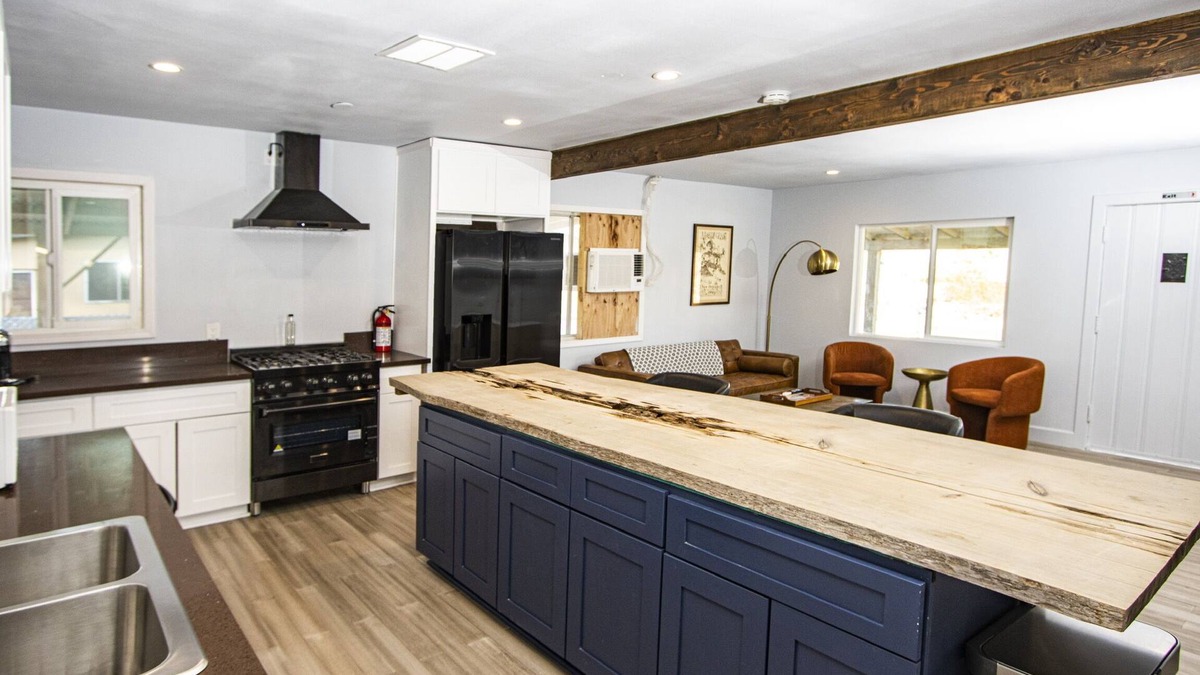 Twentynine Palms House | Experience the magic of Joshua Tree. Your cozy bungalow awaits.