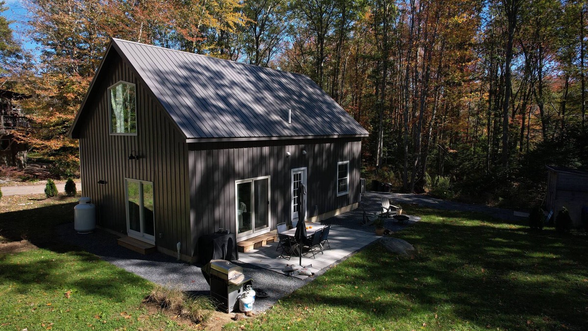 Boothbay House | Experience this stylish and unique stay just 8 minutes from Boothbay Harbor.