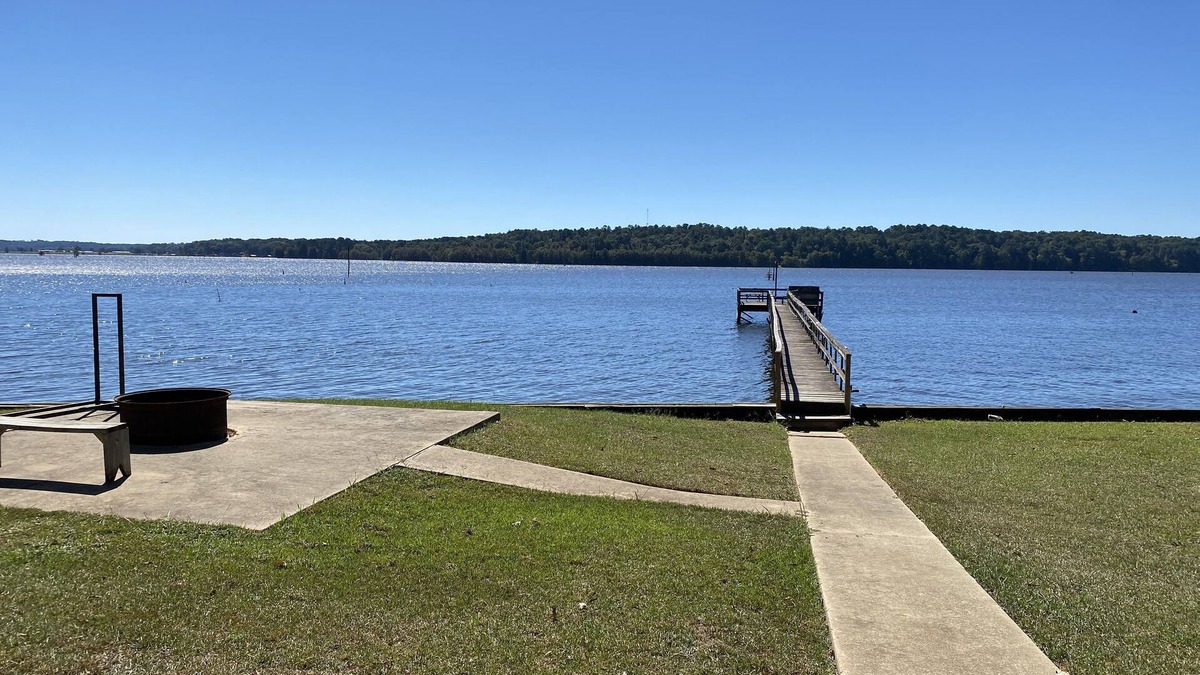 Farmerville House | Experience tranquility in this spacious 4- bedroom house on Lake D'Arbonne.